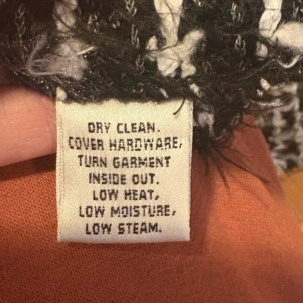 ST. JOHN Tweed Pattern Jacket - Picture 11 of 11